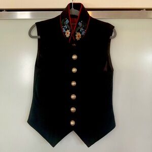 Double D Ranch Wool Vest Black Floral Beading with Red Accents Size Medium